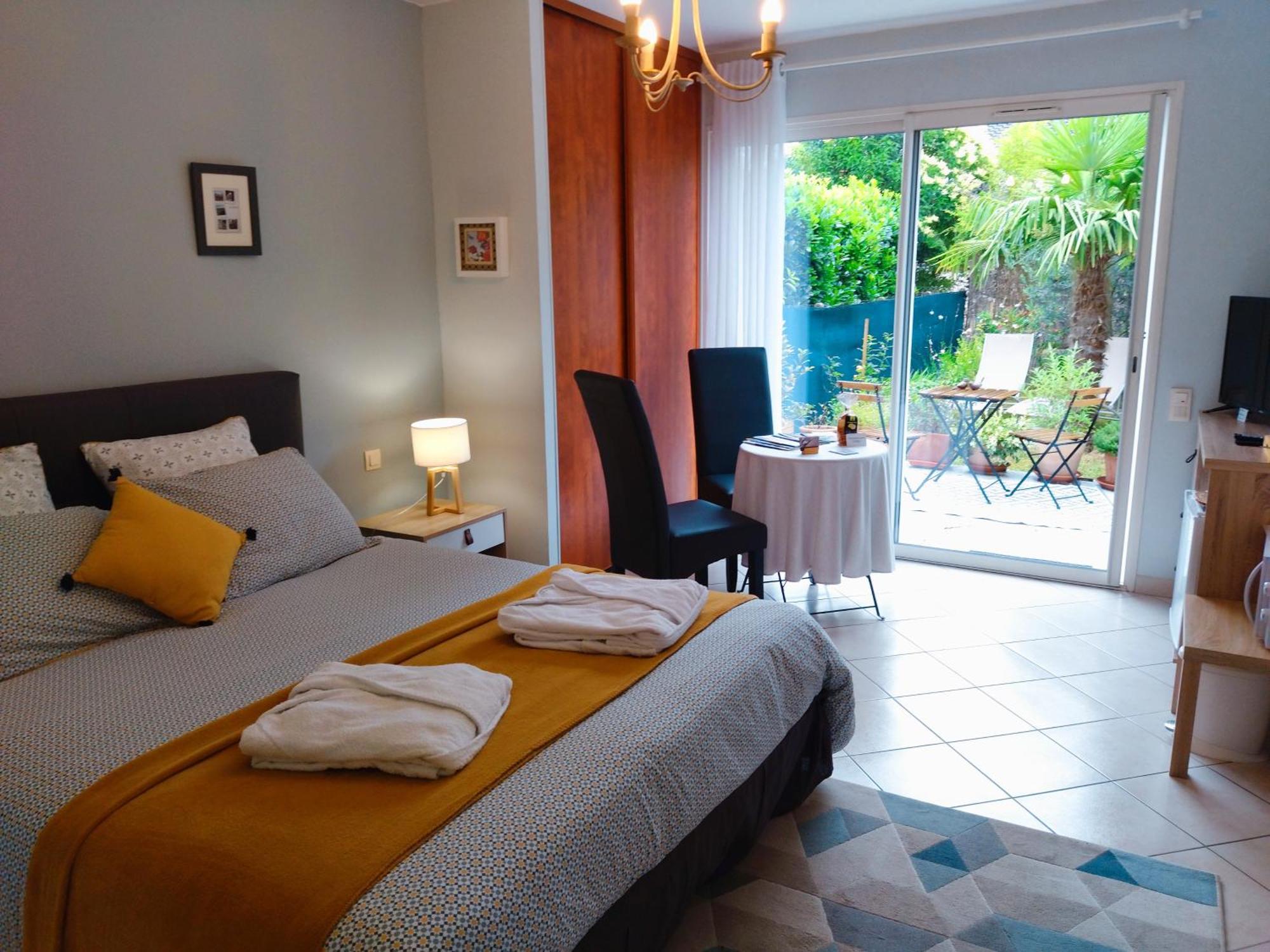 Fleurs De Cosmos Bed & Breakfast Albi Ngoại thất bức ảnh